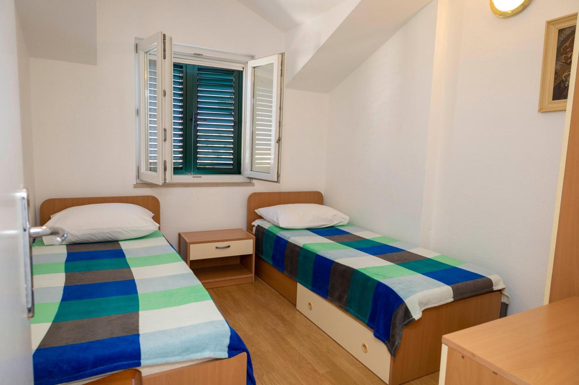 Apartments Jaksic - Zile ซูเปตาร์ ภายนอก รูปภาพ