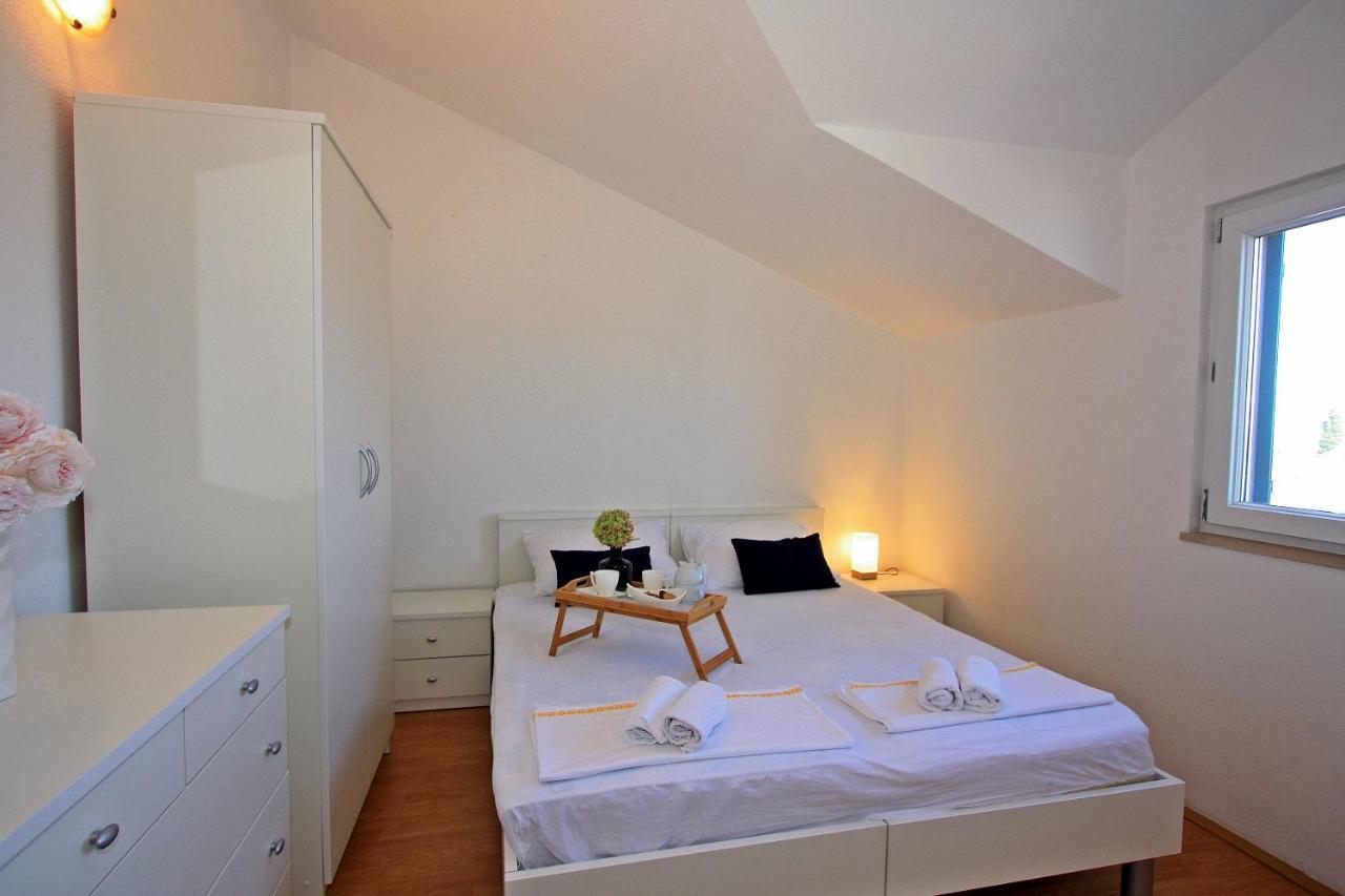 Apartments Jaksic - Zile ซูเปตาร์ ภายนอก รูปภาพ